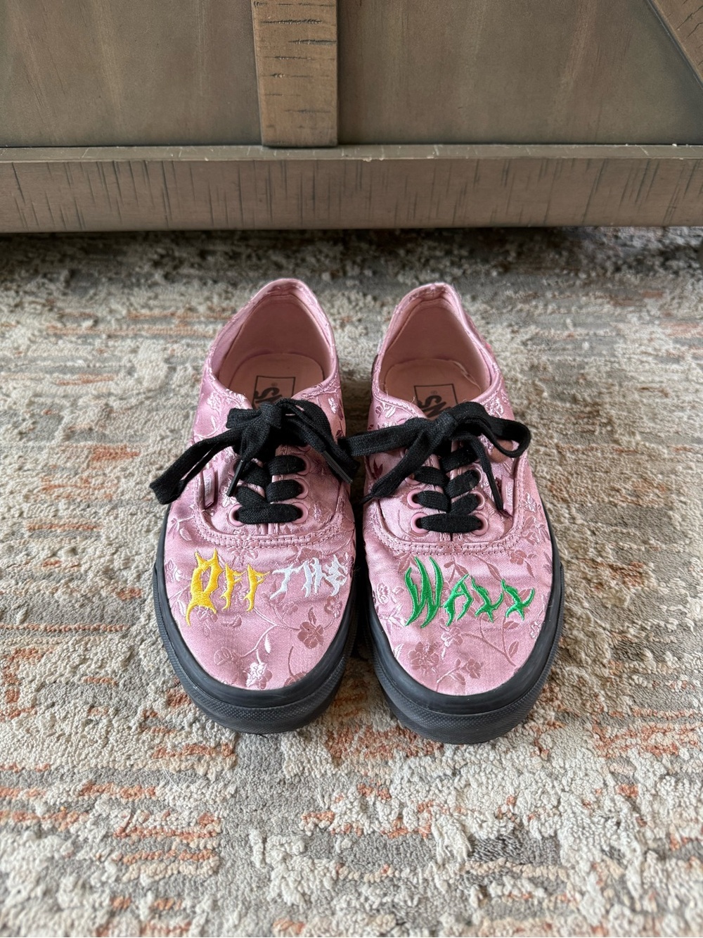 Vans OFF THE WALL Satin purple/pink flower flame Lace-Up Women's Size 8